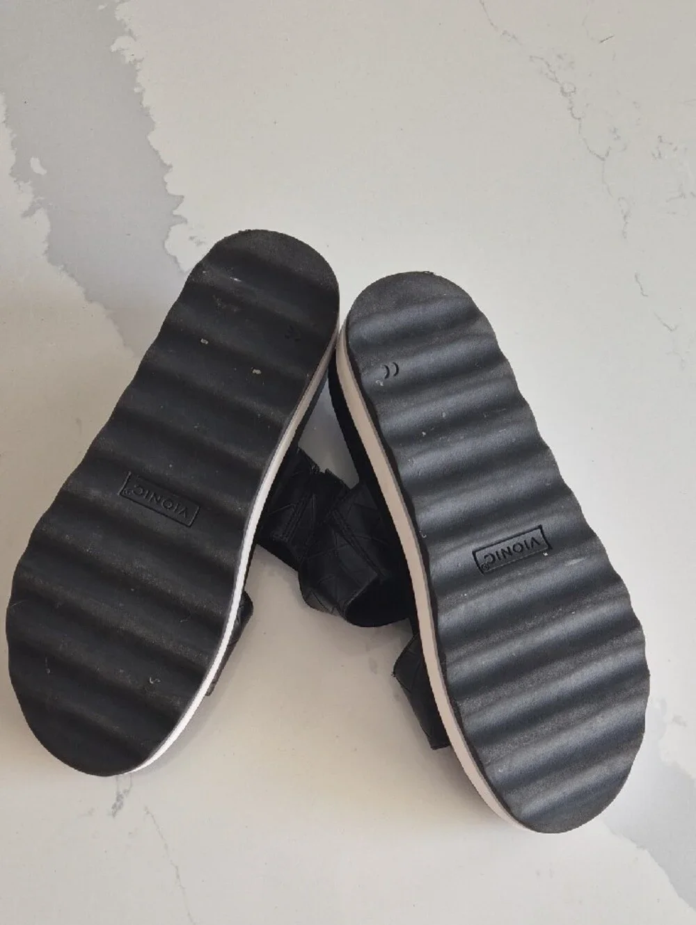Vionic Black Quilted Double-Strap Platform Slides